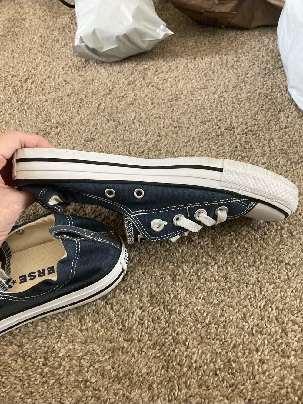 Converse women’s Low Top slip on Sneakers in Navy and White - Picture 7 of 8